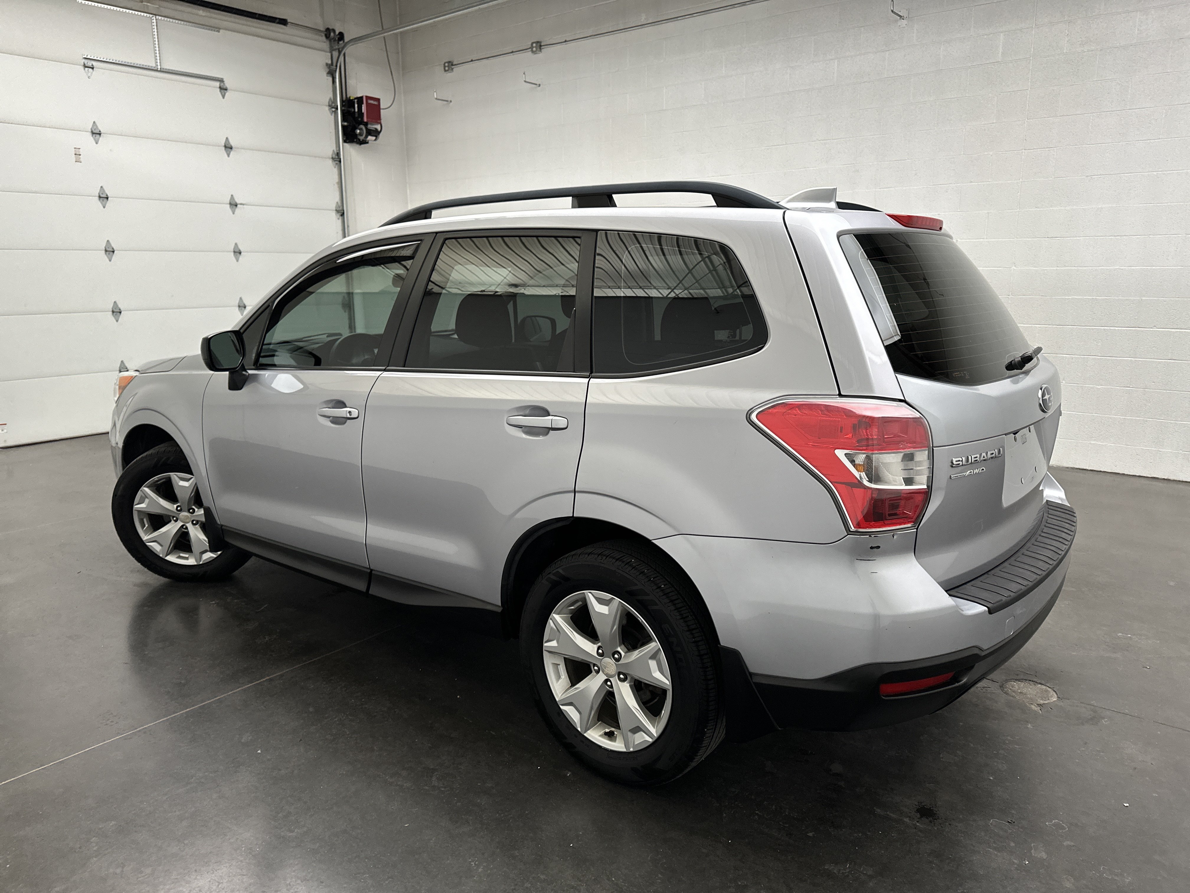Used 2016 Subaru Forester 2.5i w/ Alloy Wheel Package AWD/4WD image 6