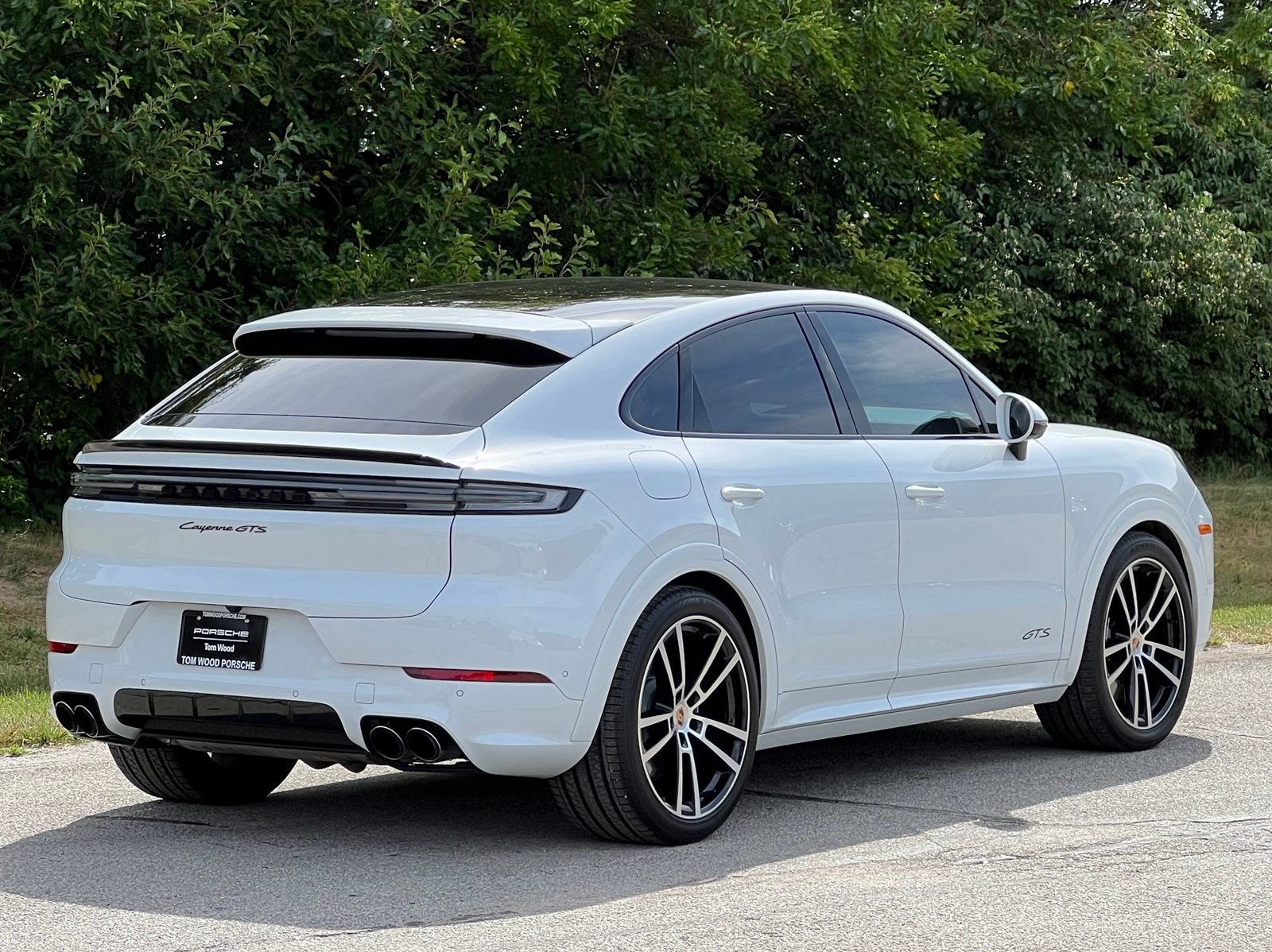 Certified 2025 Porsche Cayenne GTS AWD/4WD image 6