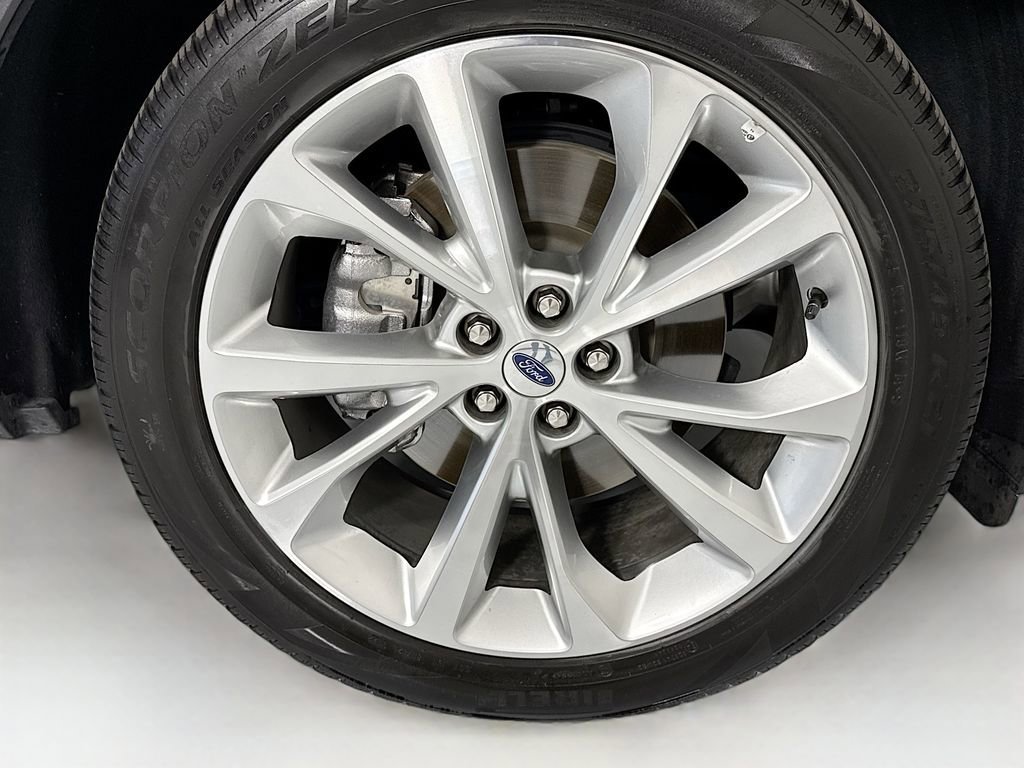 Used 2023 Ford Explorer Platinum image 34