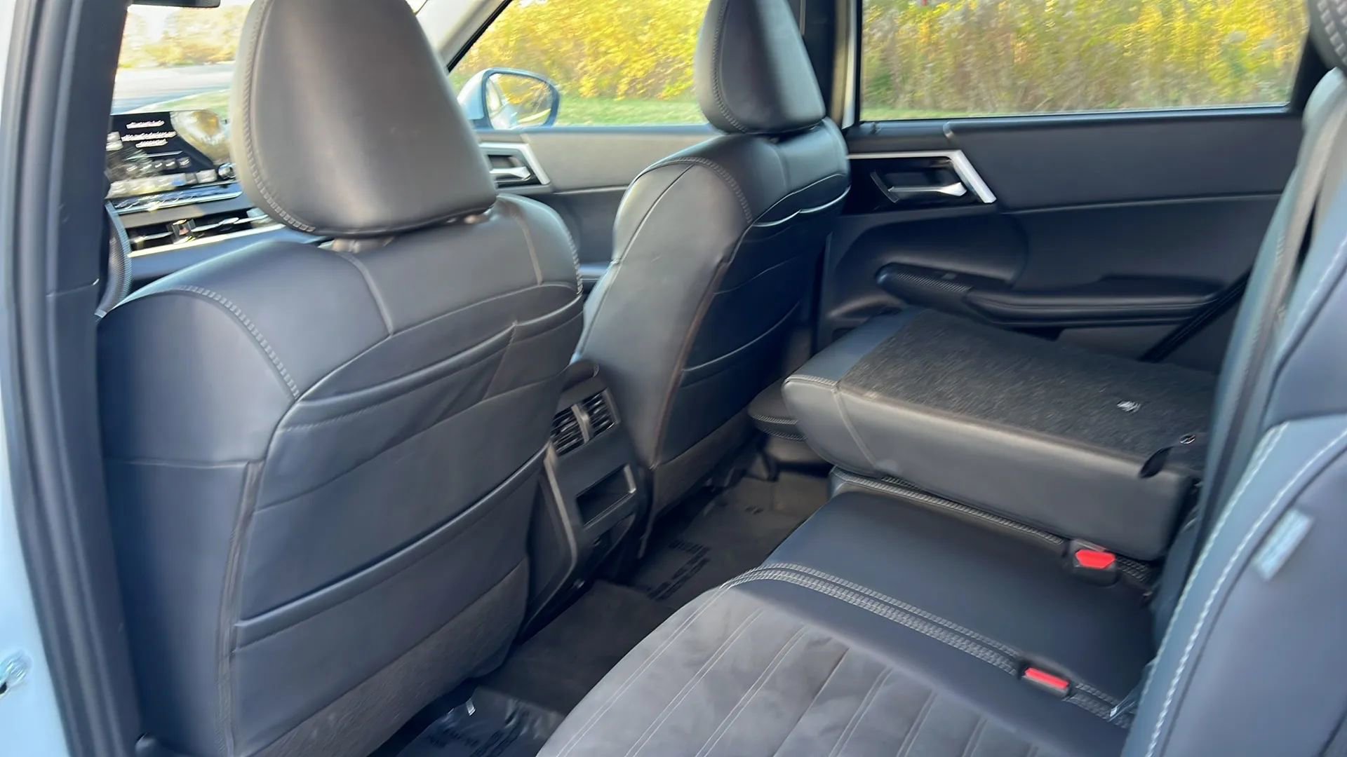 Used 2024 Mitsubishi Outlander Ralliart image 12