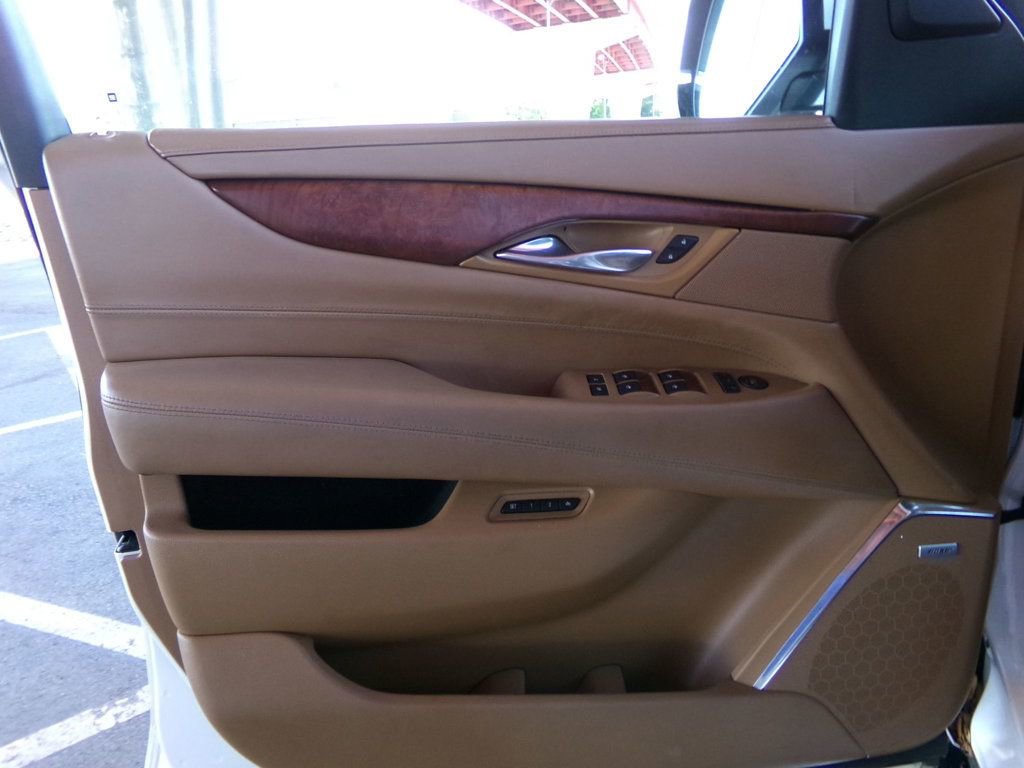 Used 2017 Cadillac Escalade ESV Platinum image 9
