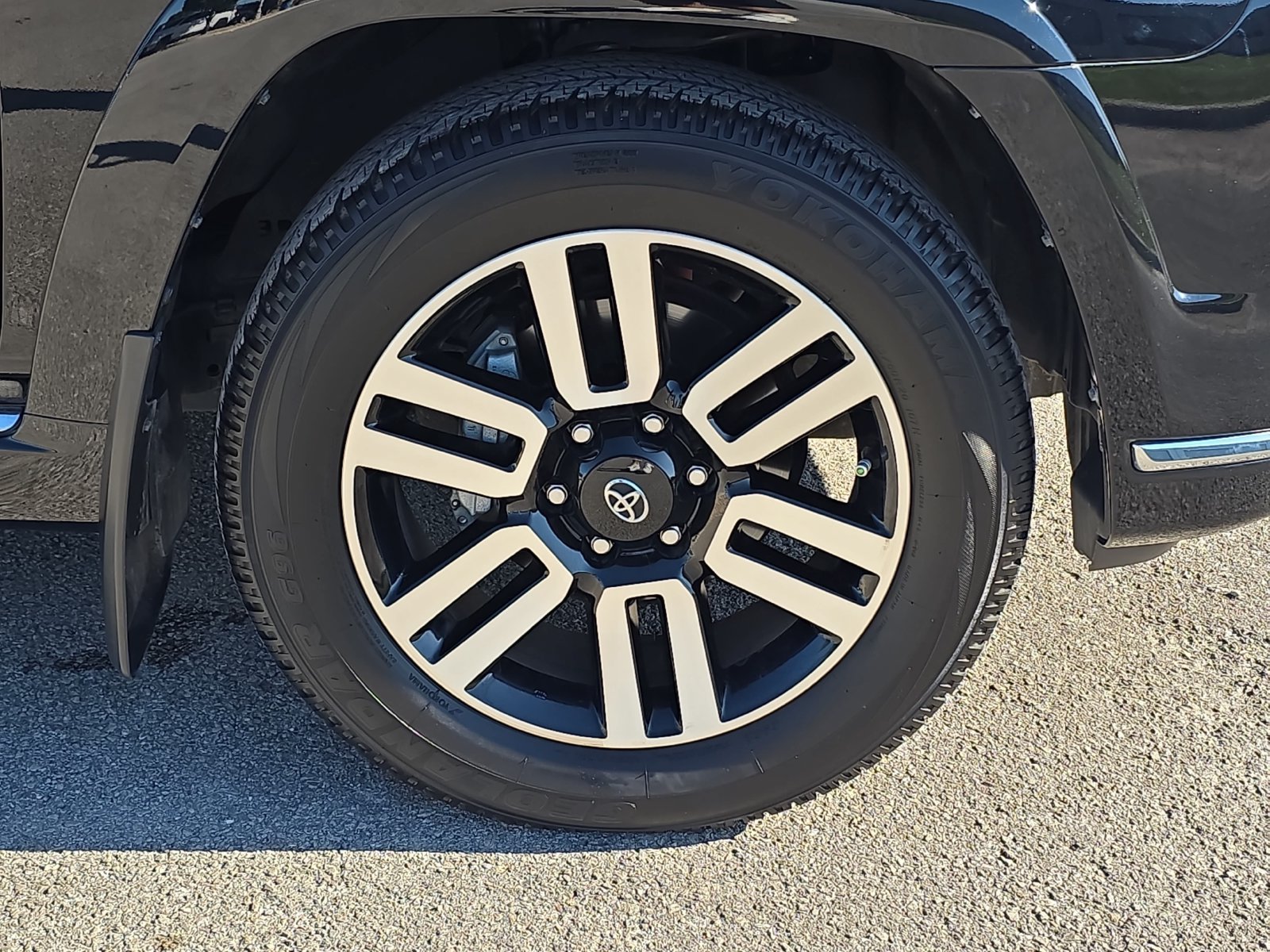 Used 2024 Toyota 4Runner Limited RWD image 29