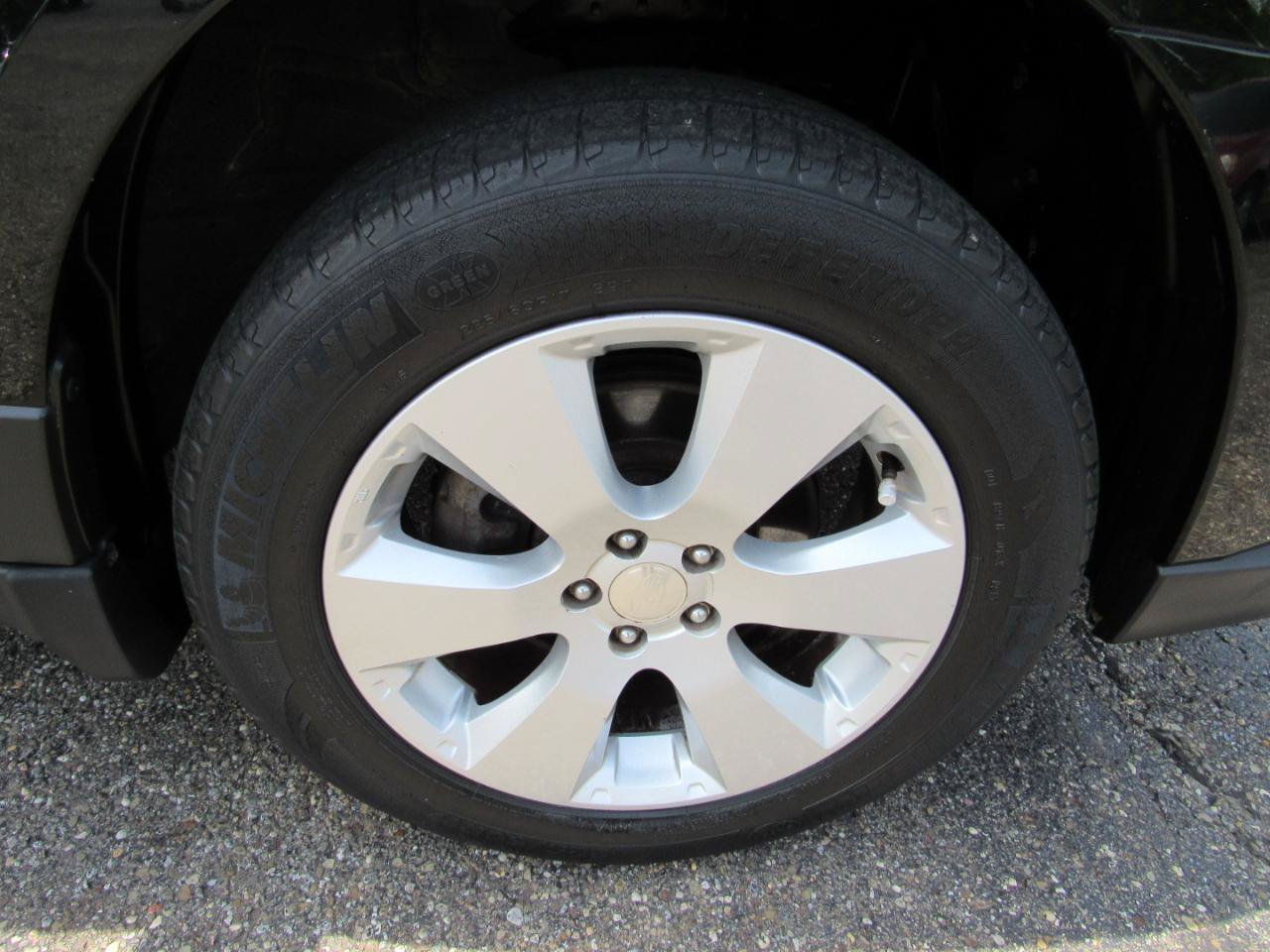 Used 2011 Subaru Outback 2.5i Premium AWD/4WD image 9