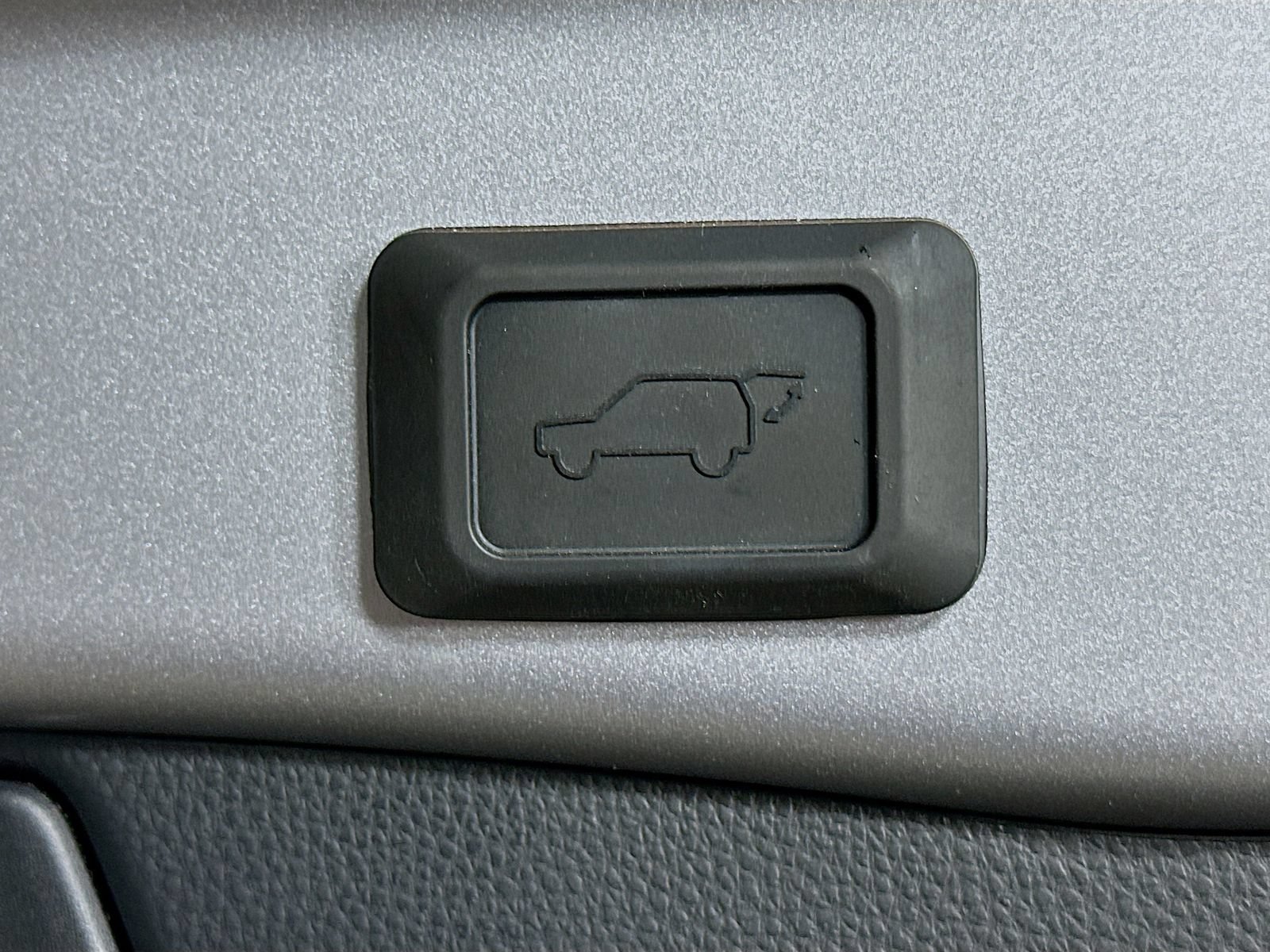 Used 2024 Toyota RAV4 XSE w/ Weather Package AWD/4WD image 39