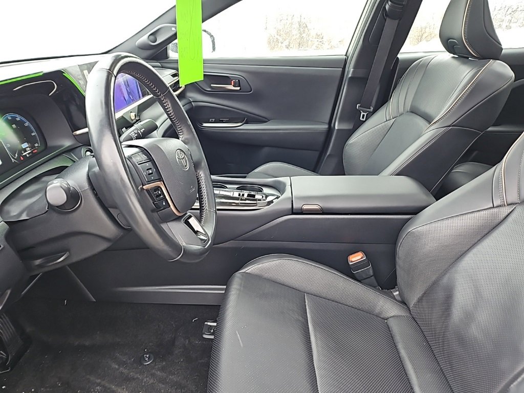 Used 2024 Toyota Crown Limited image 4