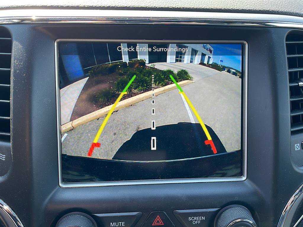 Used 2018 Jeep Grand Cherokee Limited AWD/4WD image 8