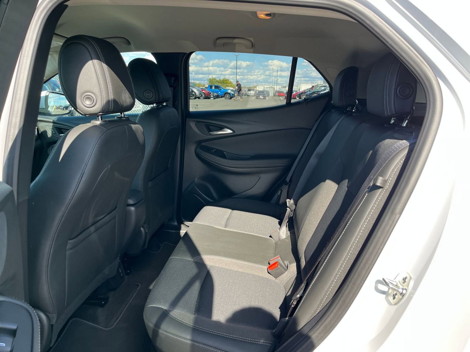 Used 2025 Buick Encore GX Preferred image 24