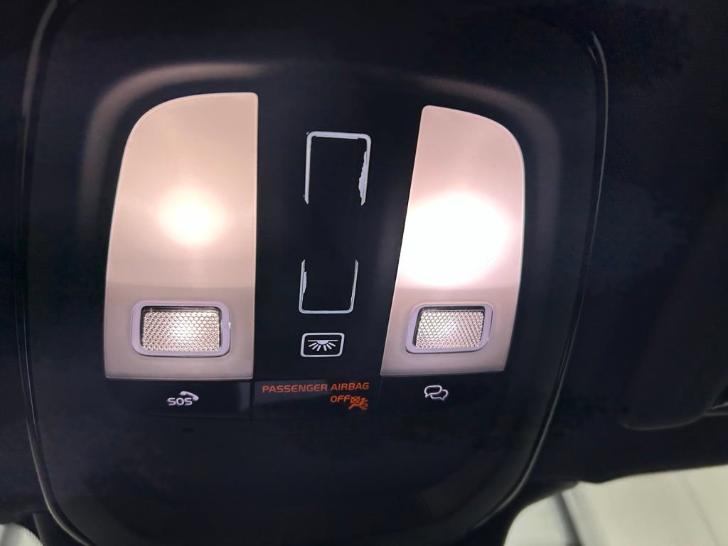 Used 2023 Volvo XC40 Recharge Ultimate AWD/4WD image 22