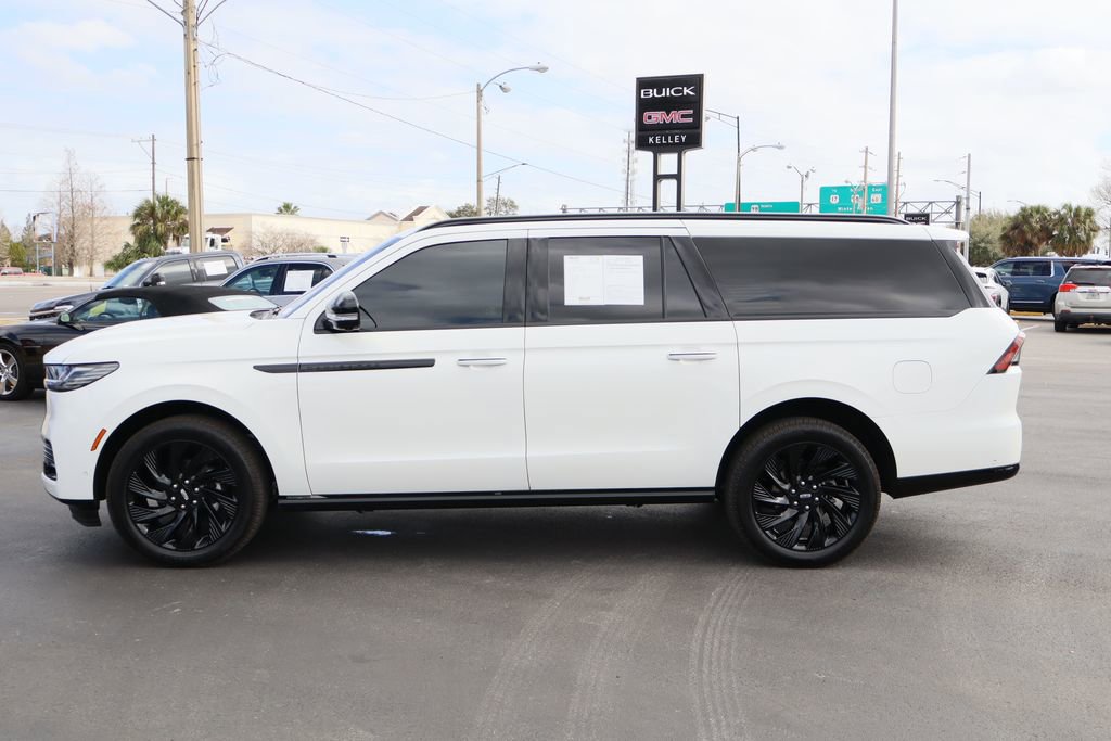 Used 2025 Lincoln Navigator L Reserve w/ Jet Appearance Package image 5