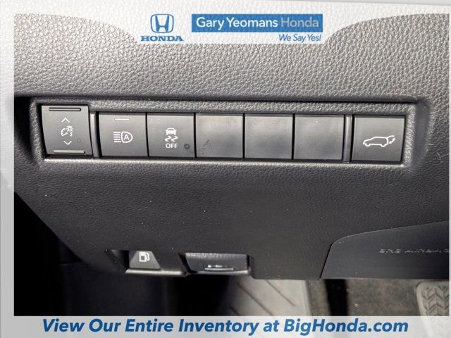 Used 2021 Toyota Venza LE AWD/4WD image 26