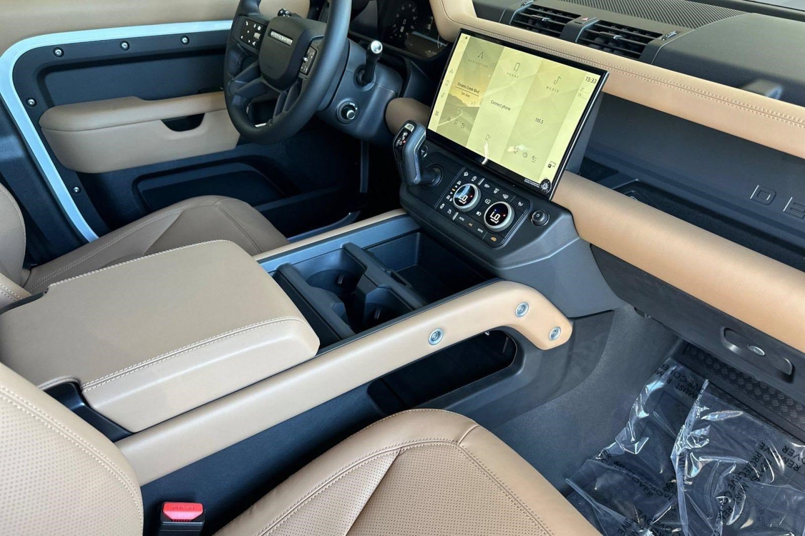 New 2026 Land Rover Defender 110 X-Dynamic SE AWD/4WD image 30