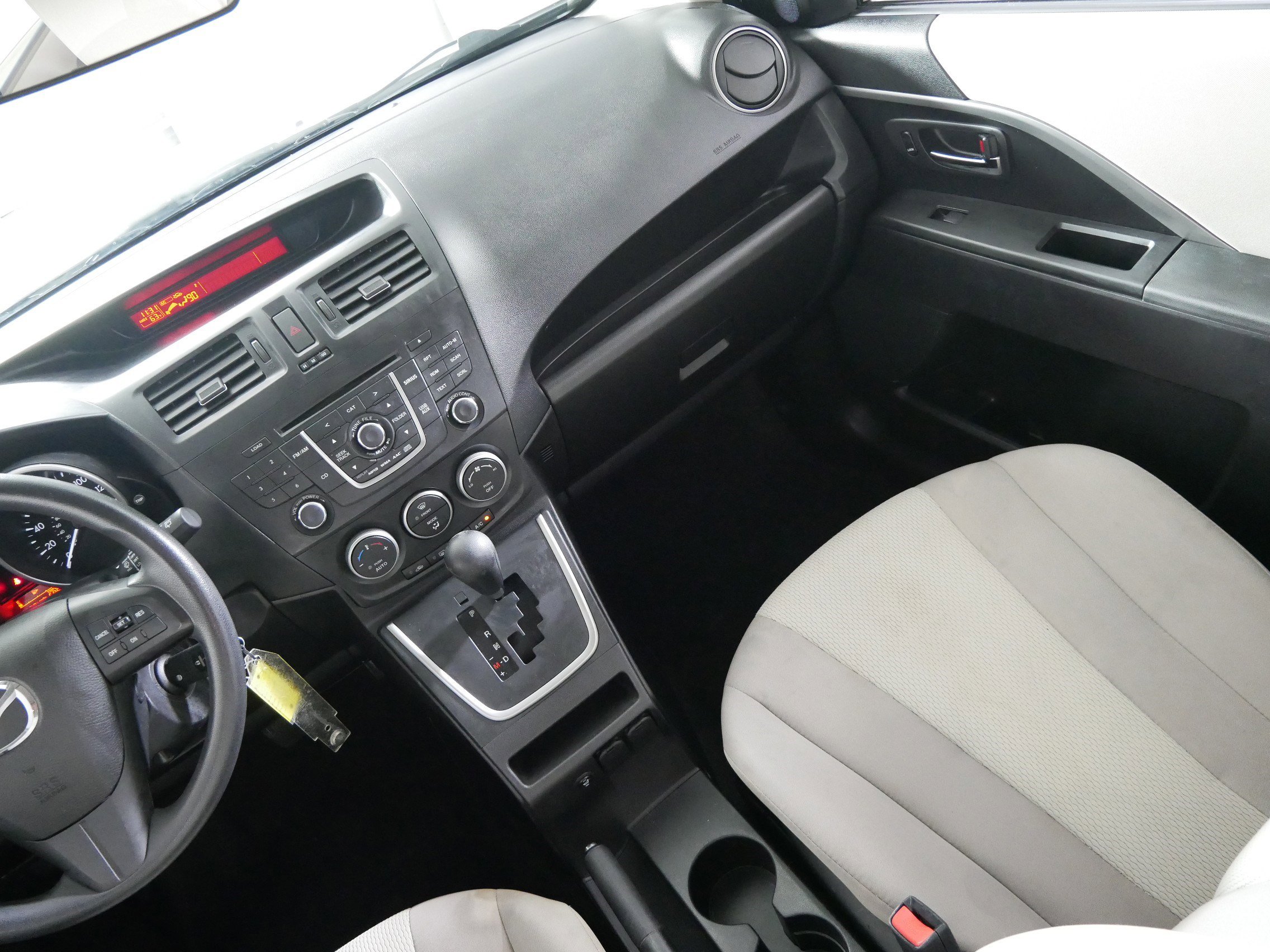 Used 2015 MAZDA MAZDA5 Sport image 11