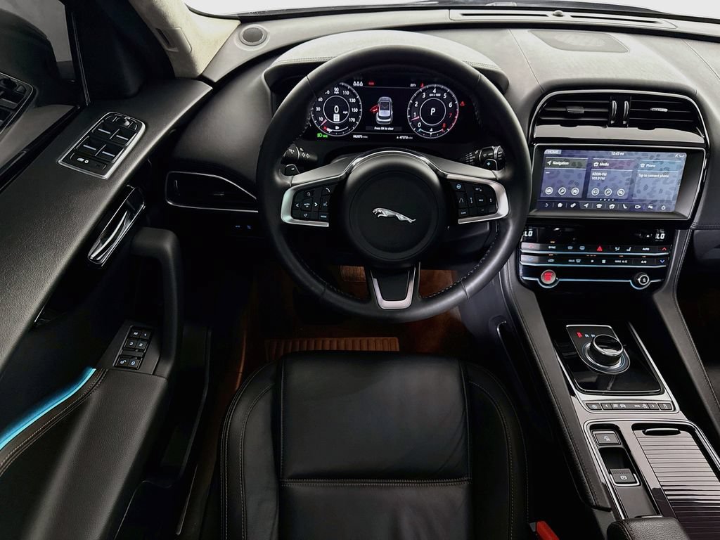 Used 2020 Jaguar F-PACE Prestige AWD/4WD image 10