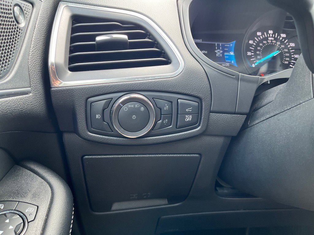 Used 2024 Ford Edge Titanium image 25