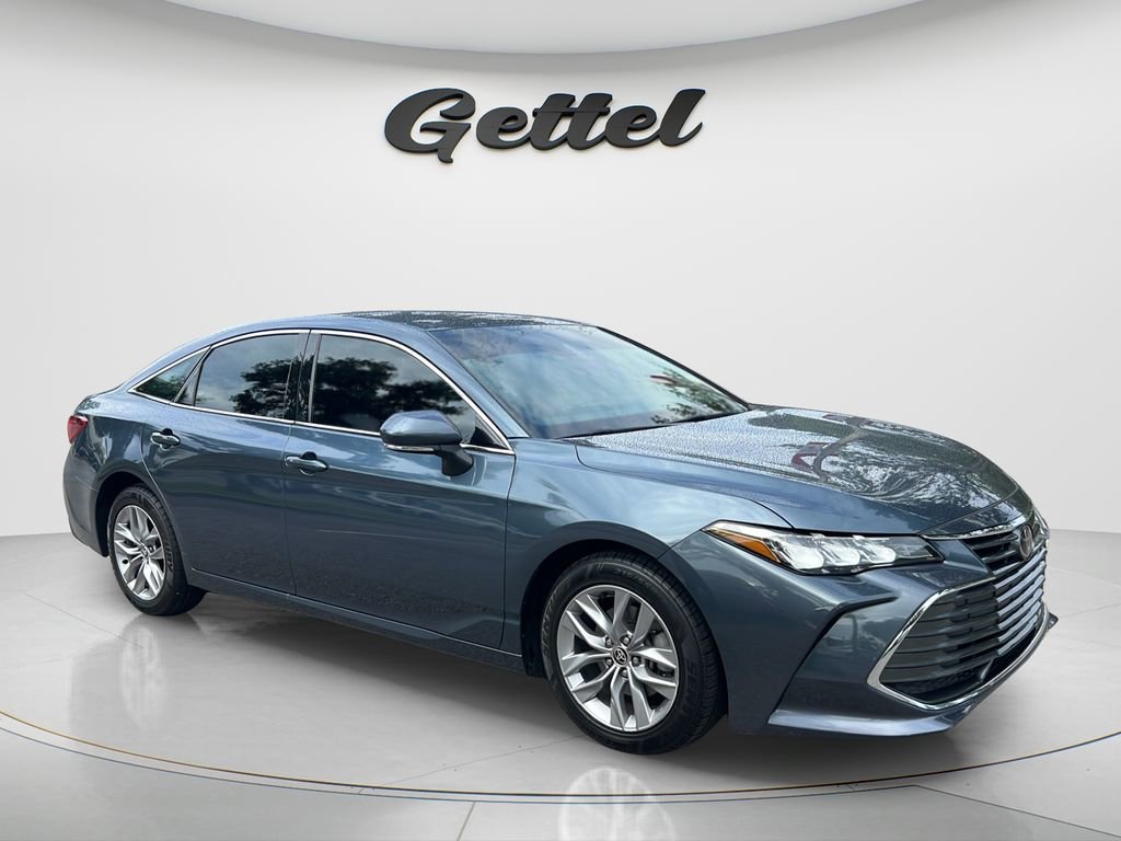 Certified 2022 Toyota Avalon XLE FWD image 3
