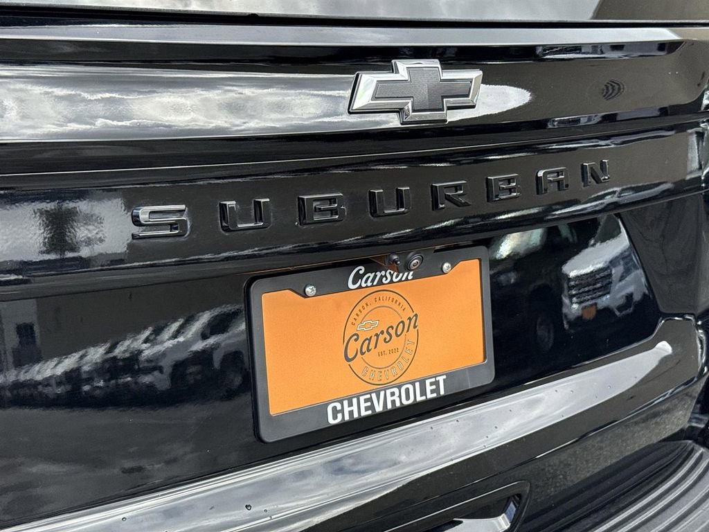 Used 2025 Chevrolet Suburban Z71 image 26