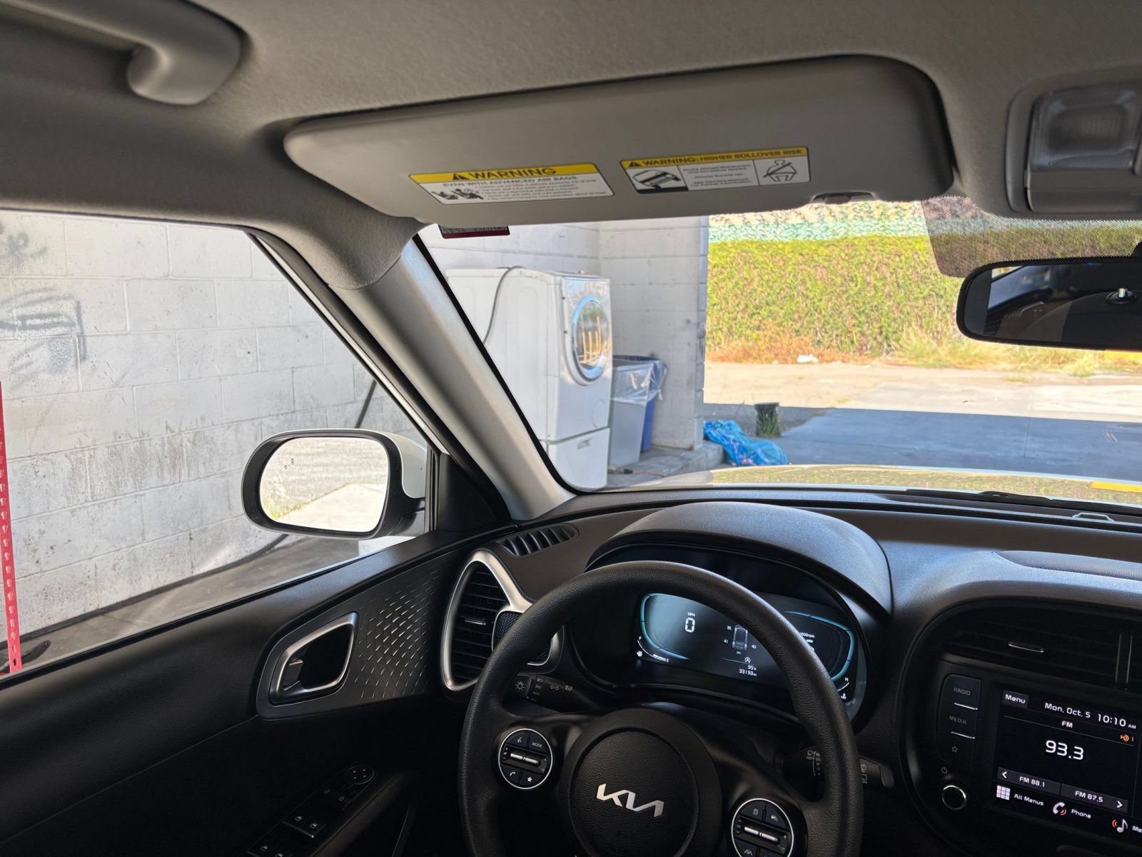 Used 2025 Kia Soul LX w/ LX Technology Package FWD image 31