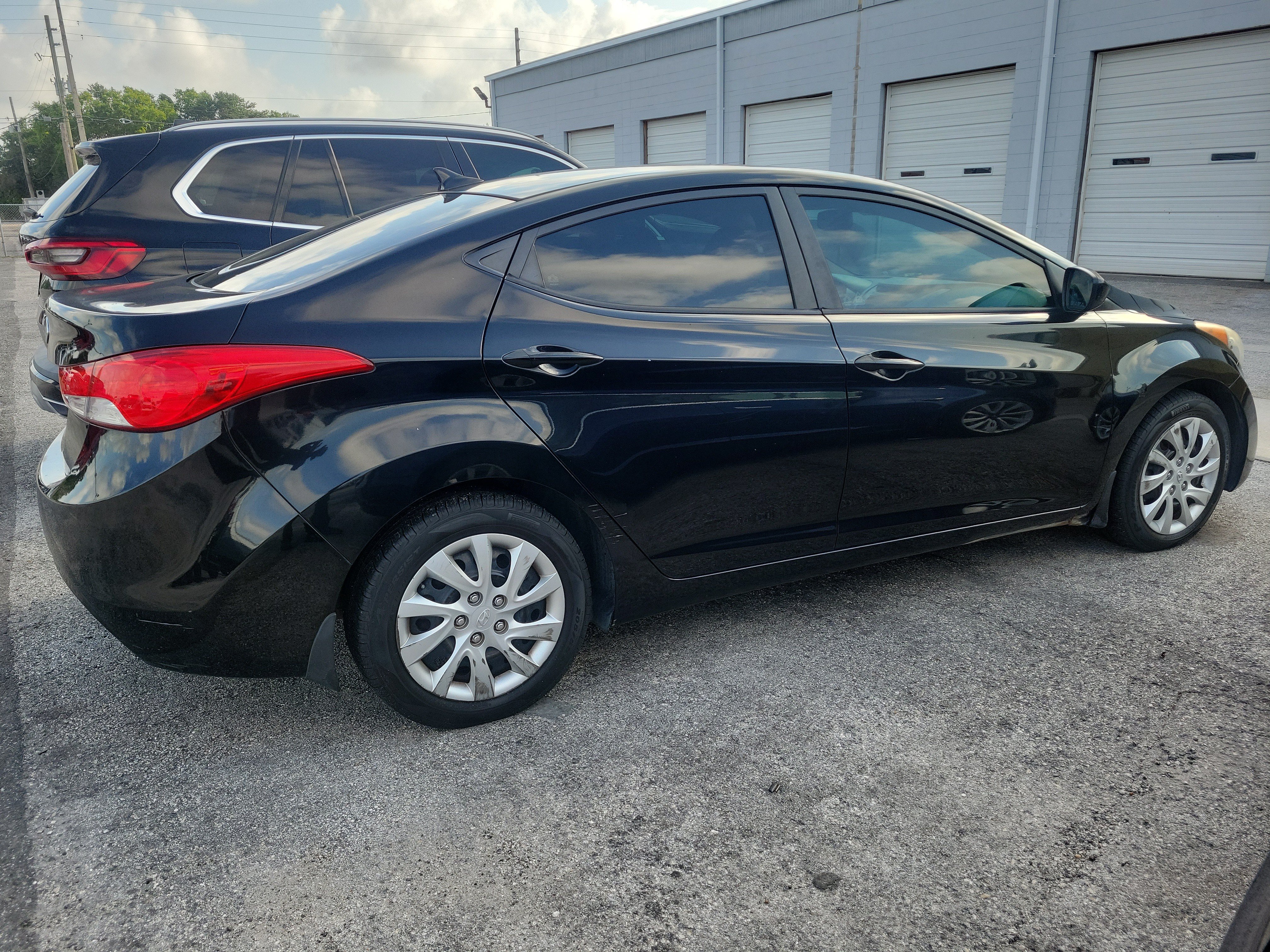 Used 2012 Hyundai Elantra GLS FWD image 7