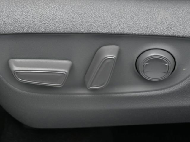 Used 2020 Toyota Highlander Limited FWD image 44