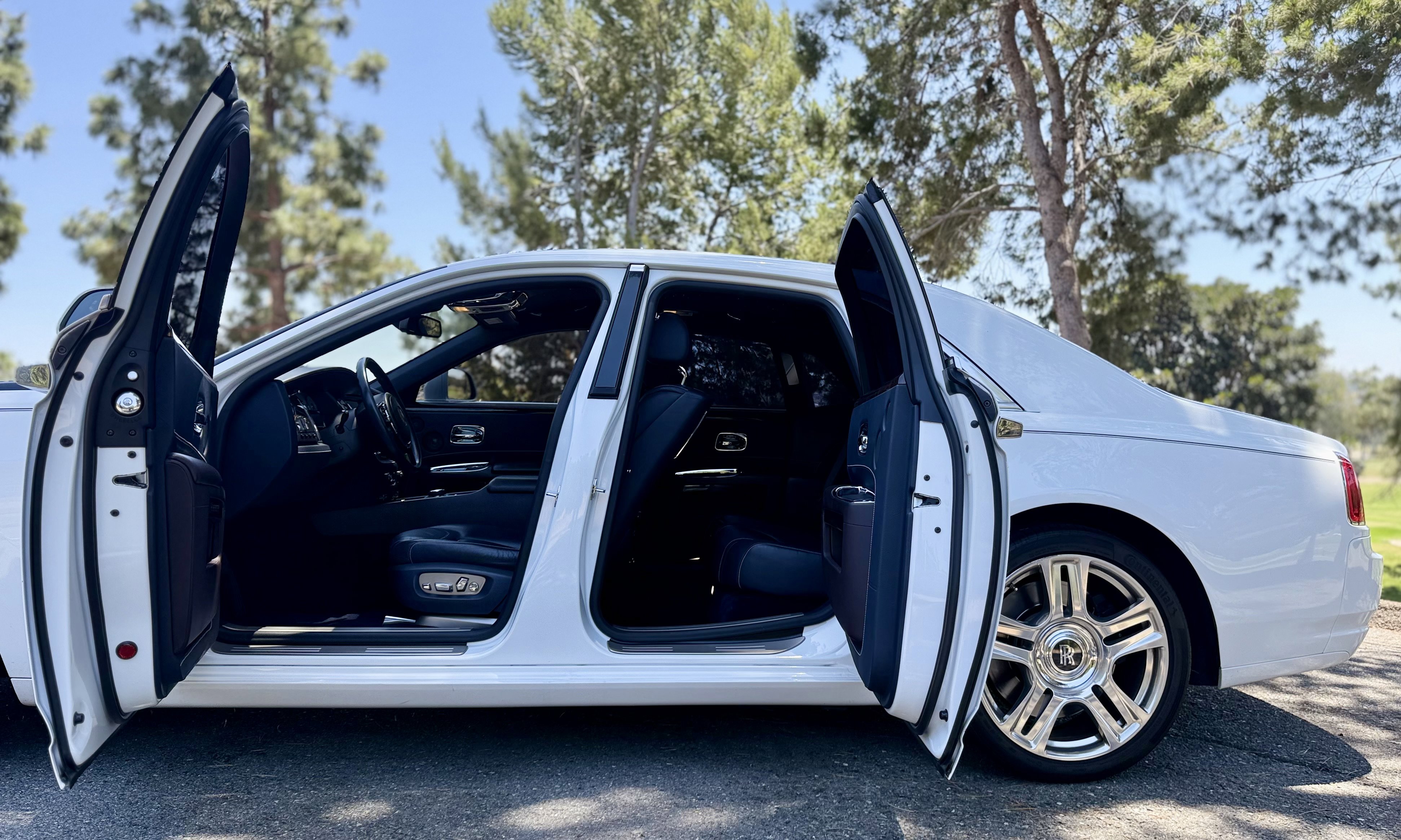 Used 2016 Rolls-Royce Ghost RWD image 17