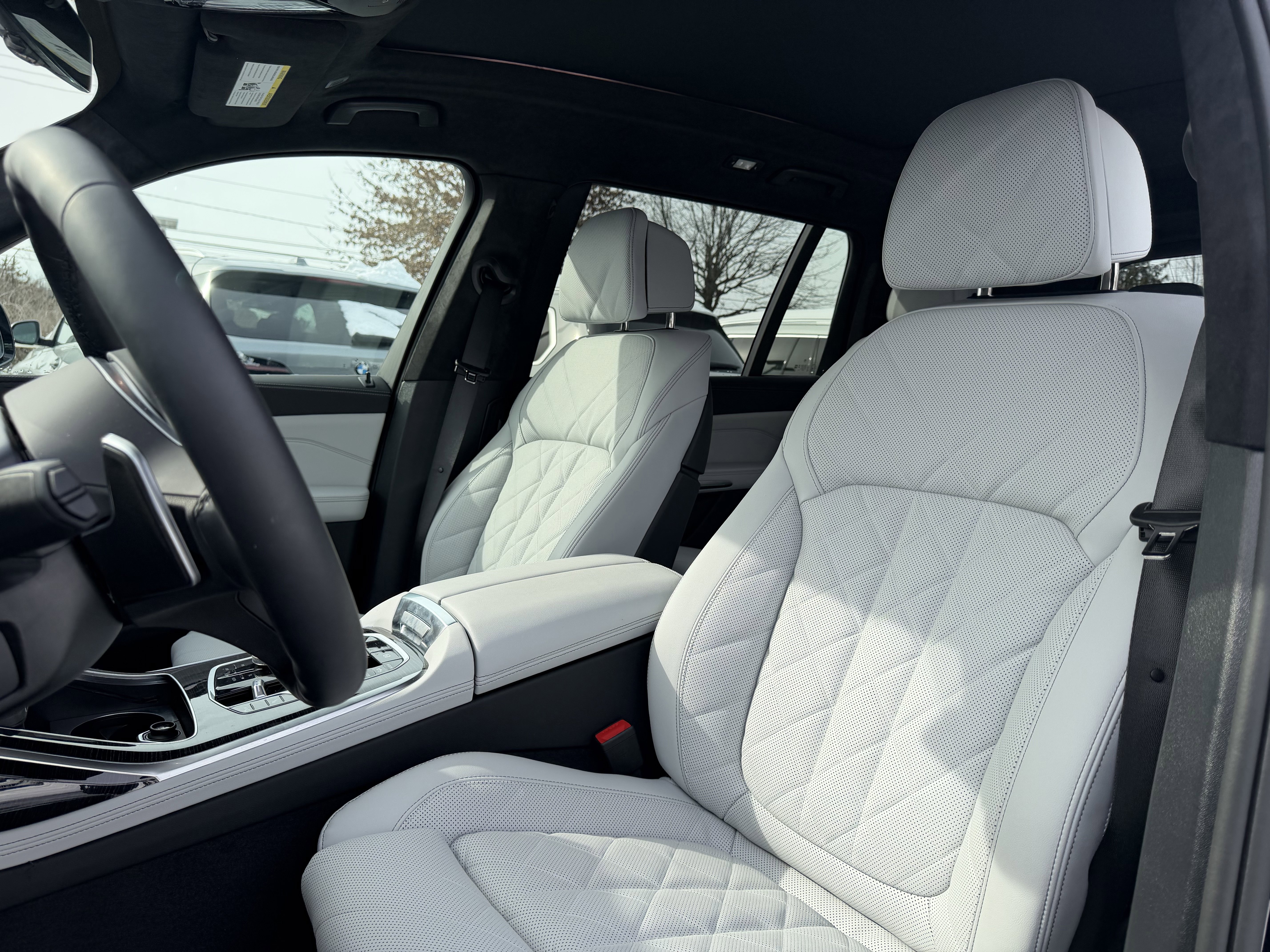 Used 2026 BMW X7 xDrive40i w/ M Sport Package image 11