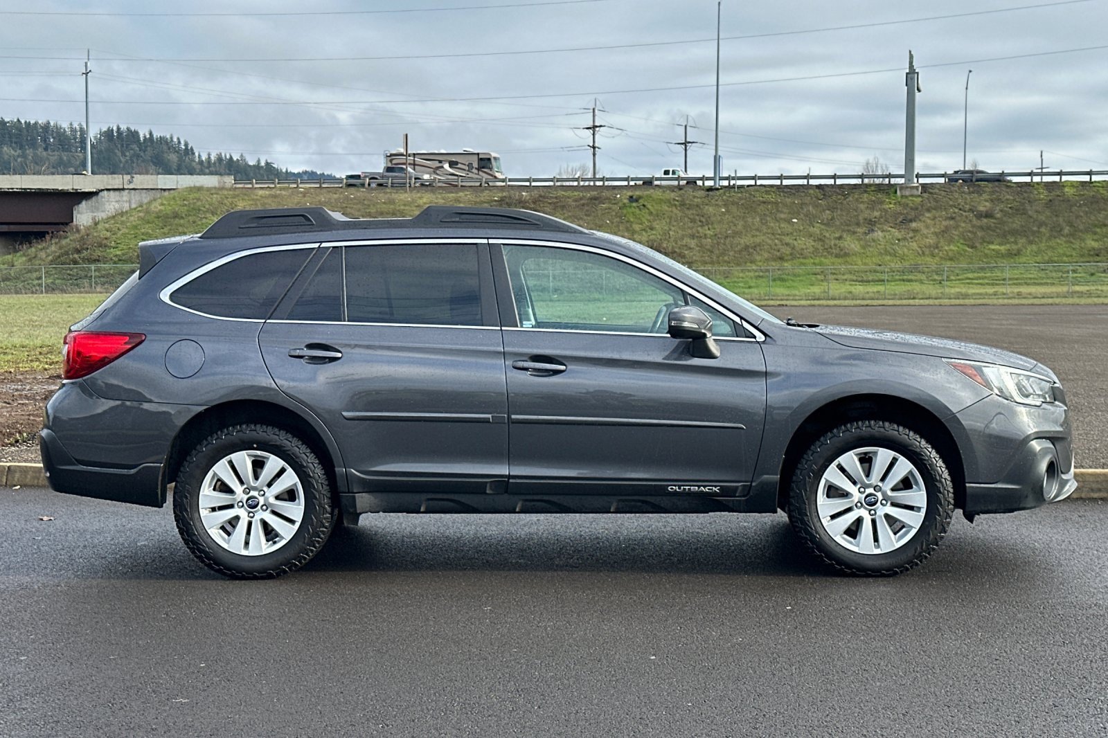 Used 2018 Subaru Outback 2.5i Premium image 2