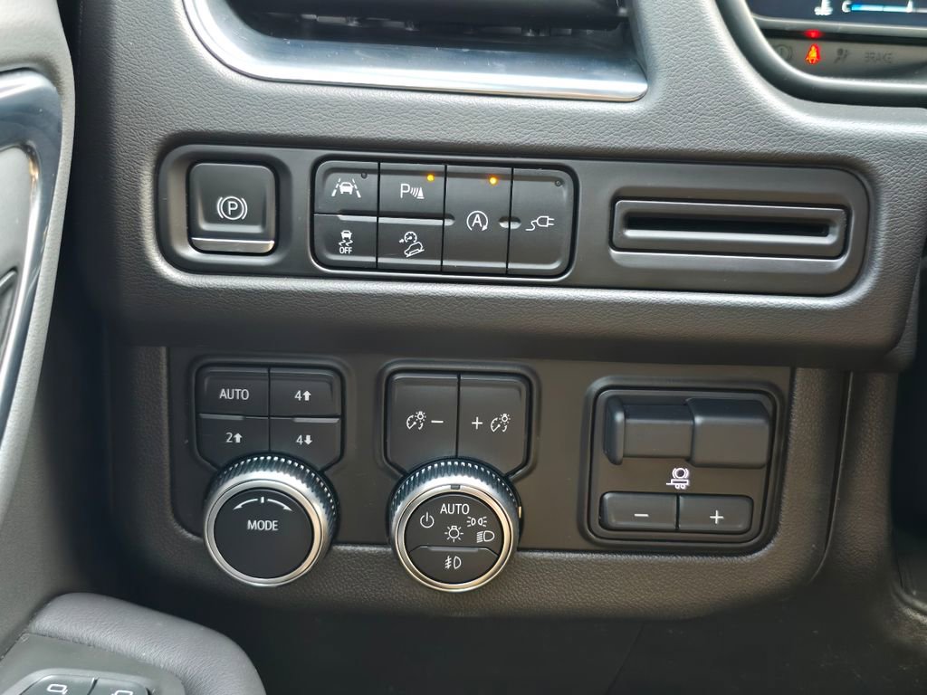 Certified 2022 GMC Yukon AT4 w/ Max Trailering Package AWD/4WD image 20