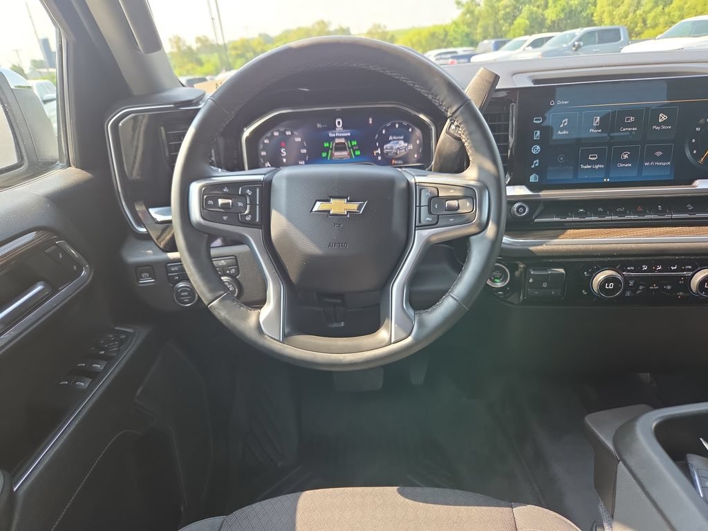 Certified 2024 Chevrolet Silverado 1500 LT AWD/4WD image 12