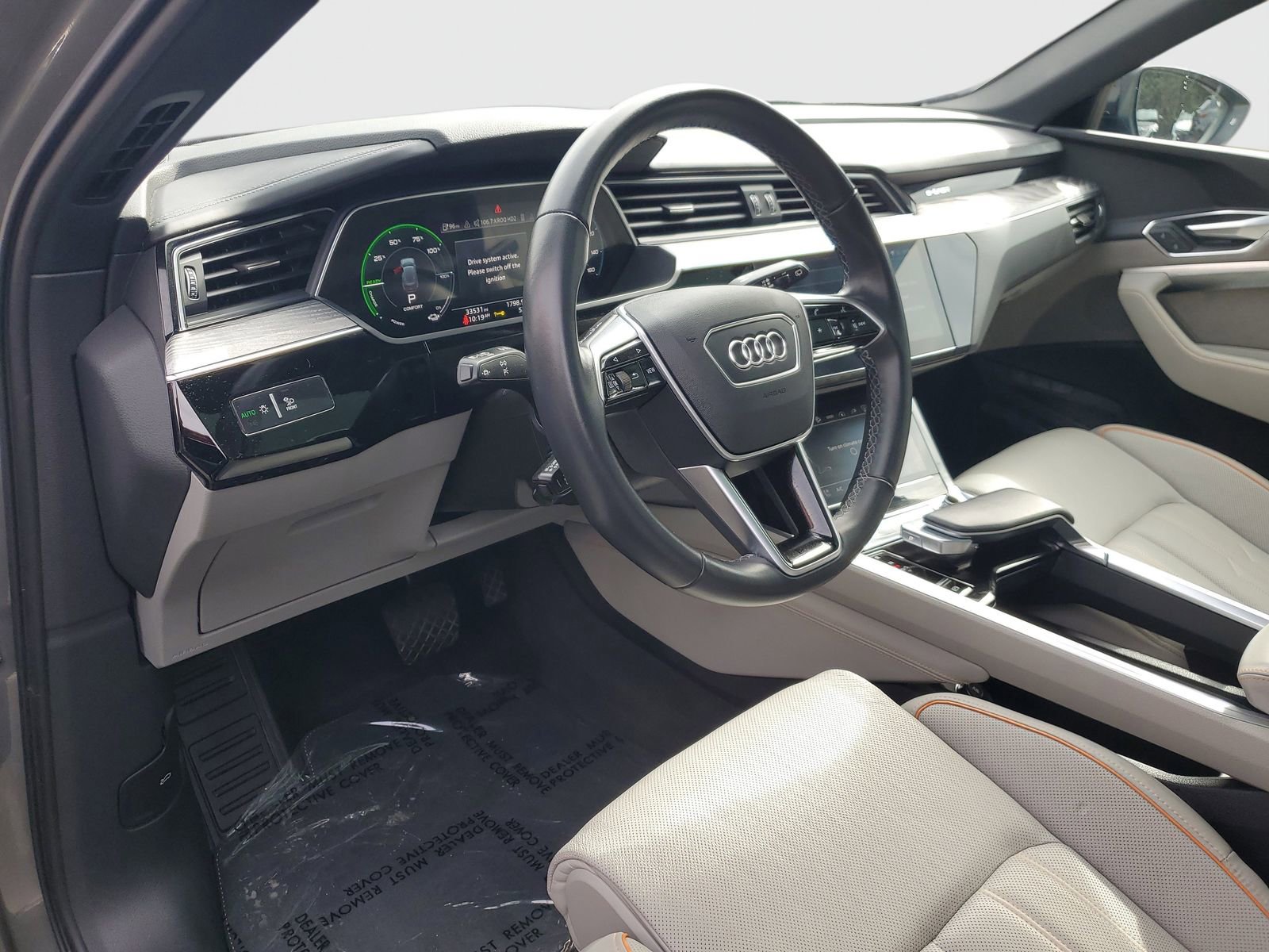 Used 2022 Audi e-tron Chronos image 18