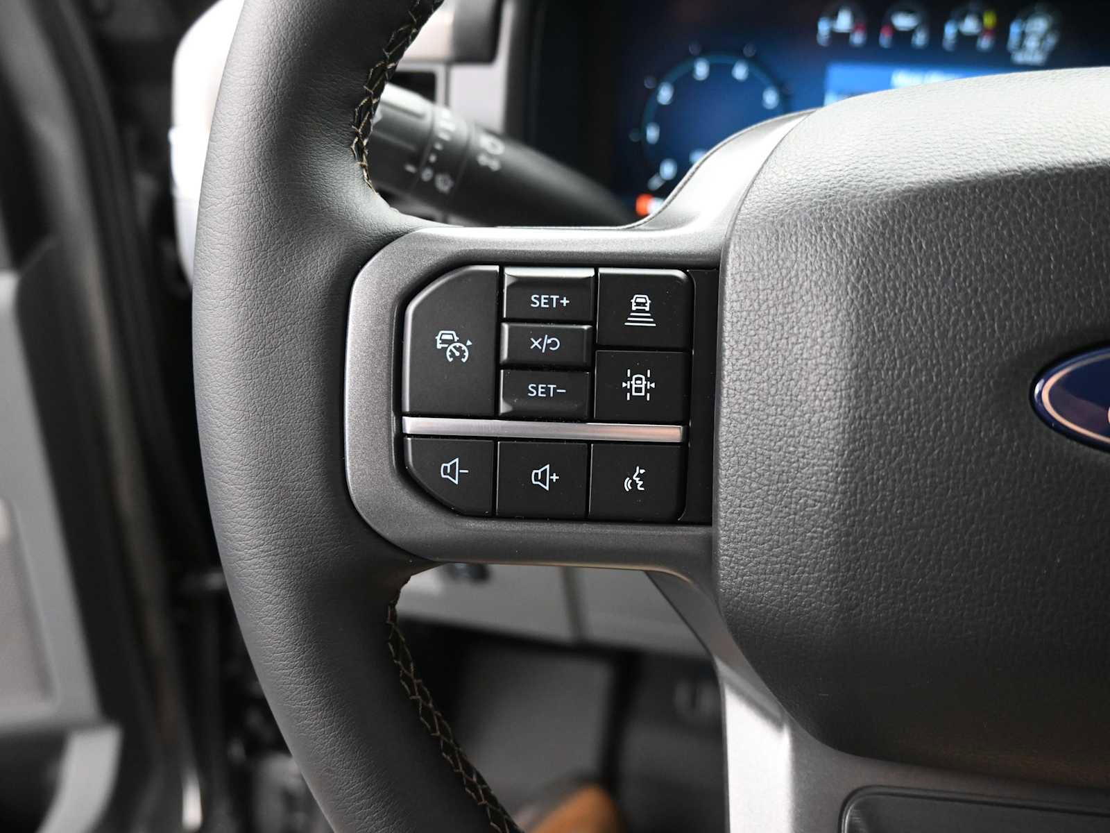 New 2025 Ford F150 Lariat w/ Equipment Group 502A High image 33