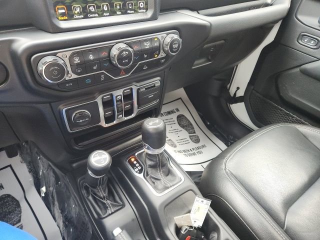 Used 2021 Jeep Wrangler Unlimited Sahara w/ Cold Weather Group AWD/4WD image 19