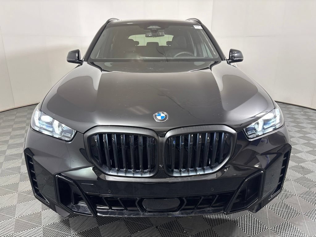 New 2026 BMW X5 xDrive40i w/ M Sport Package AWD/4WD image 3