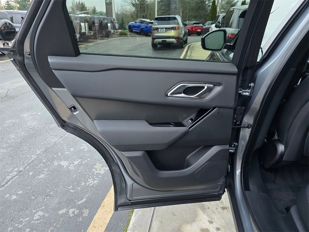 New 2025 Land Rover Range Rover Velar Dynamic SE image 25