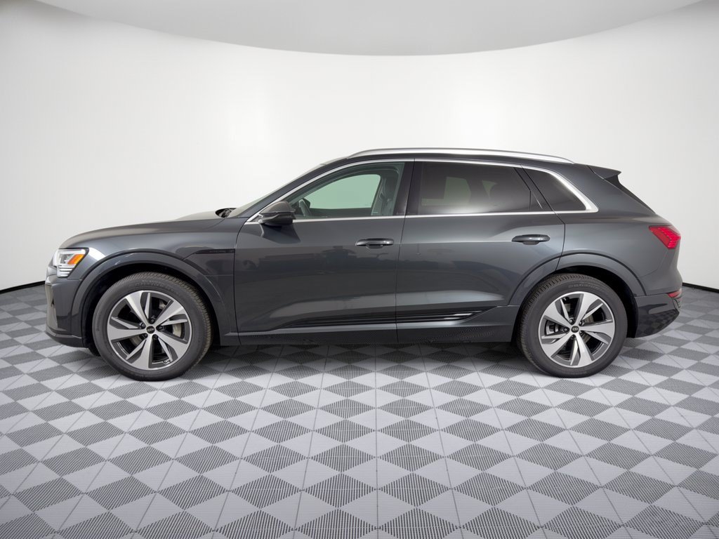 Certified 2024 Audi Q8 e-tron Premium AWD/4WD image 2