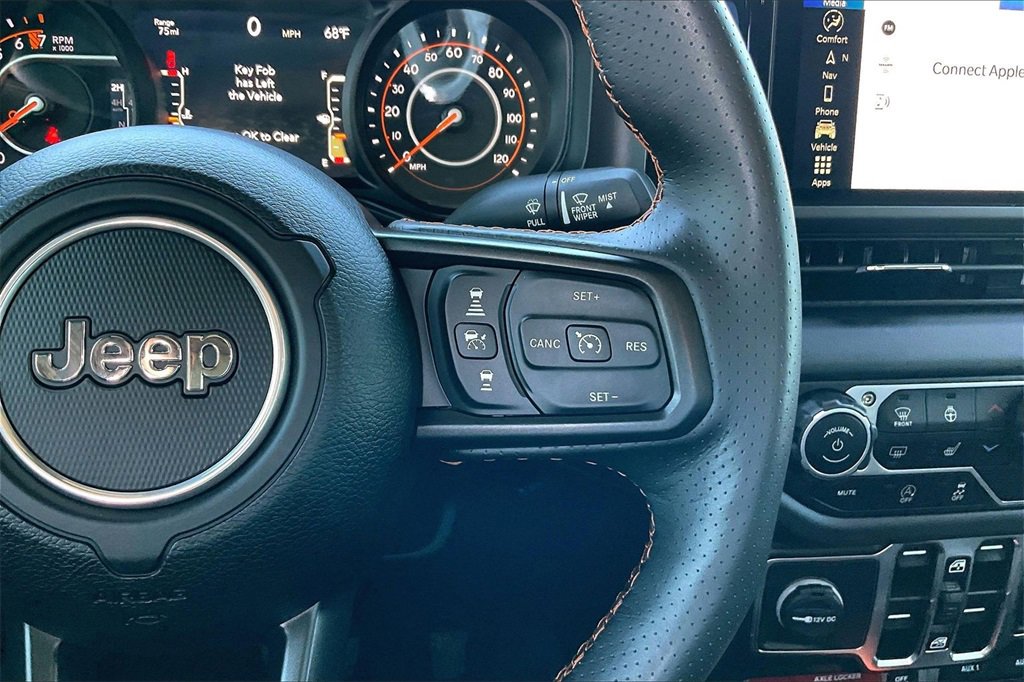 Used 2025 Jeep Gladiator Mojave image 11