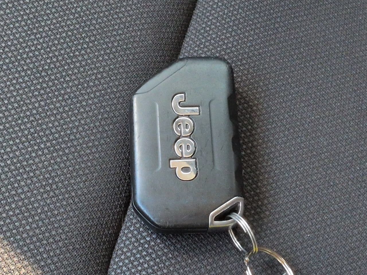 Used 2023 Jeep Gladiator Sport AWD/4WD image 24