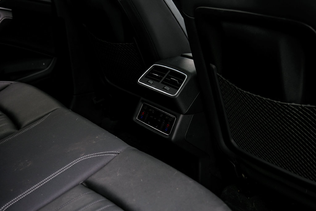 Used 2024 Audi Q8 e-tron Premium Plus w/ Premium Plus Package AWD/4WD image 51