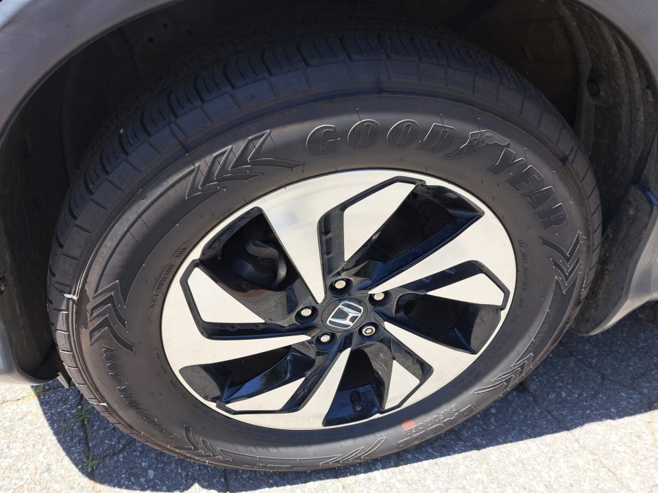 Used 2015 Honda CR-V Touring image 25