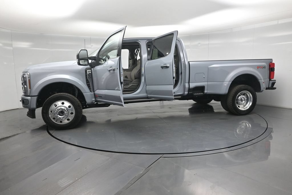 New 2026 Ford F450 Platinum w/ Platinum Plus Package AWD/4WD image 32