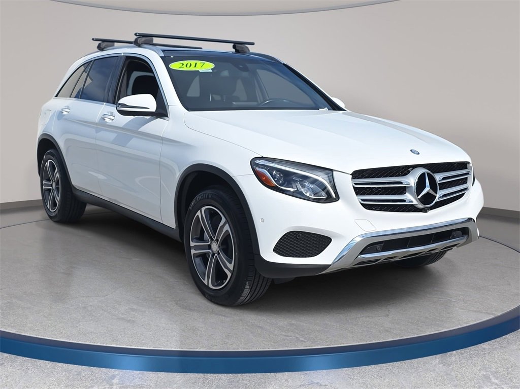 Used 2017 Mercedes-Benz GLC 300 4MATIC image 4