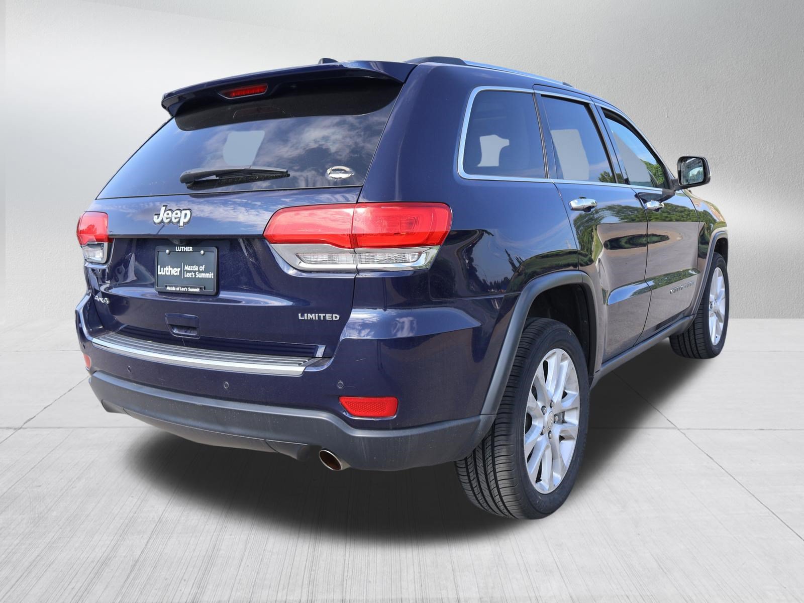 Used 2017 Jeep Grand Cherokee Limited w/ Luxury Group II AWD/4WD image 7