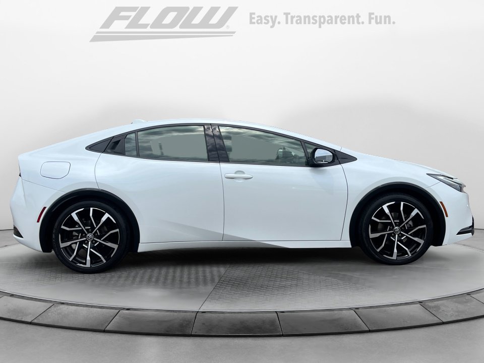 Used 2025 Toyota Prius Plug-In Hybrid FWD image 10