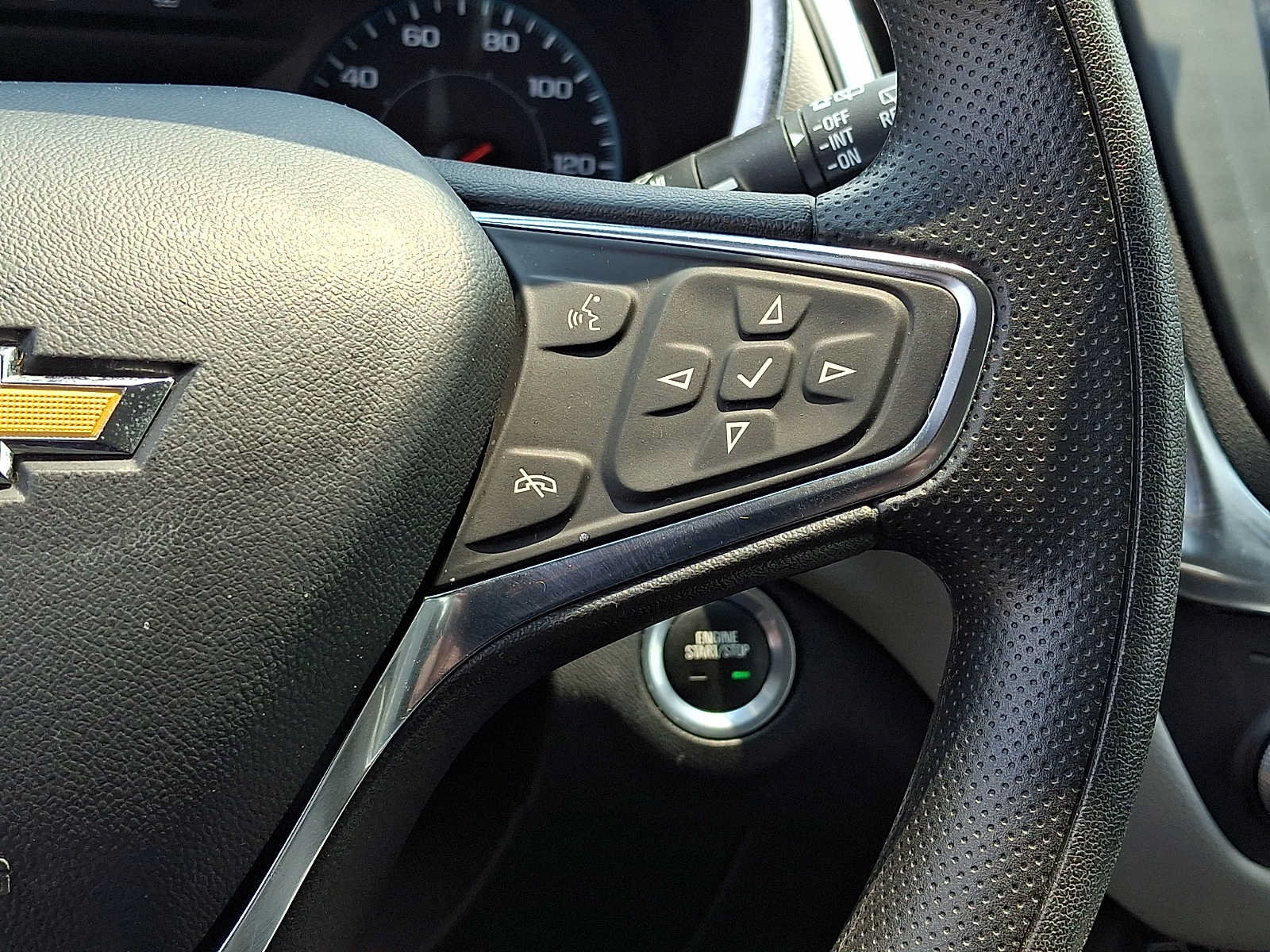 Used 2023 Chevrolet Equinox LS AWD/4WD image 21