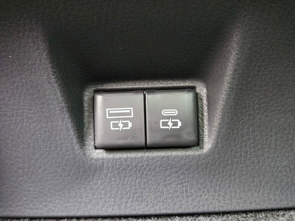 Used 2026 Toyota Camry XLE FWD image 12