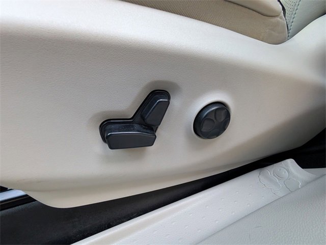 Used 2019 Chrysler Pacifica Limited w/ Advanced Safetytec Group image 12