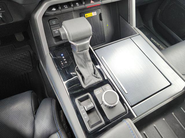 Certified 2023 Toyota Sequoia Platinum AWD/4WD image 19