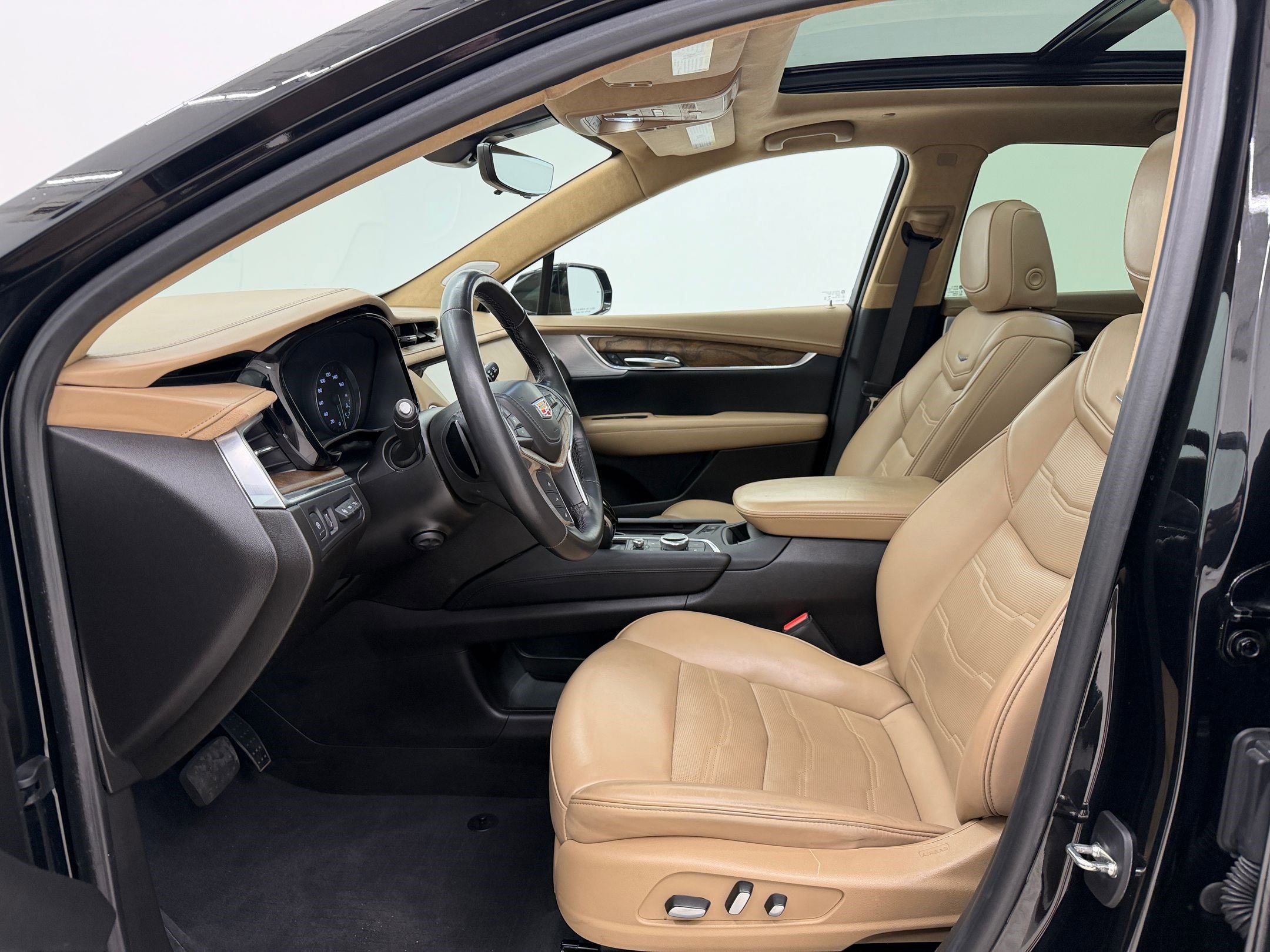 Used 2022 Cadillac XT5 Premium Luxury w/ Platinum Package image 25