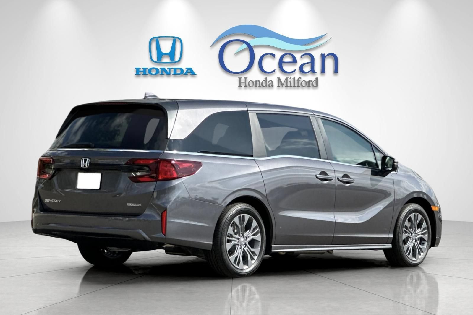 New 2026 Honda Odyssey Touring image 5
