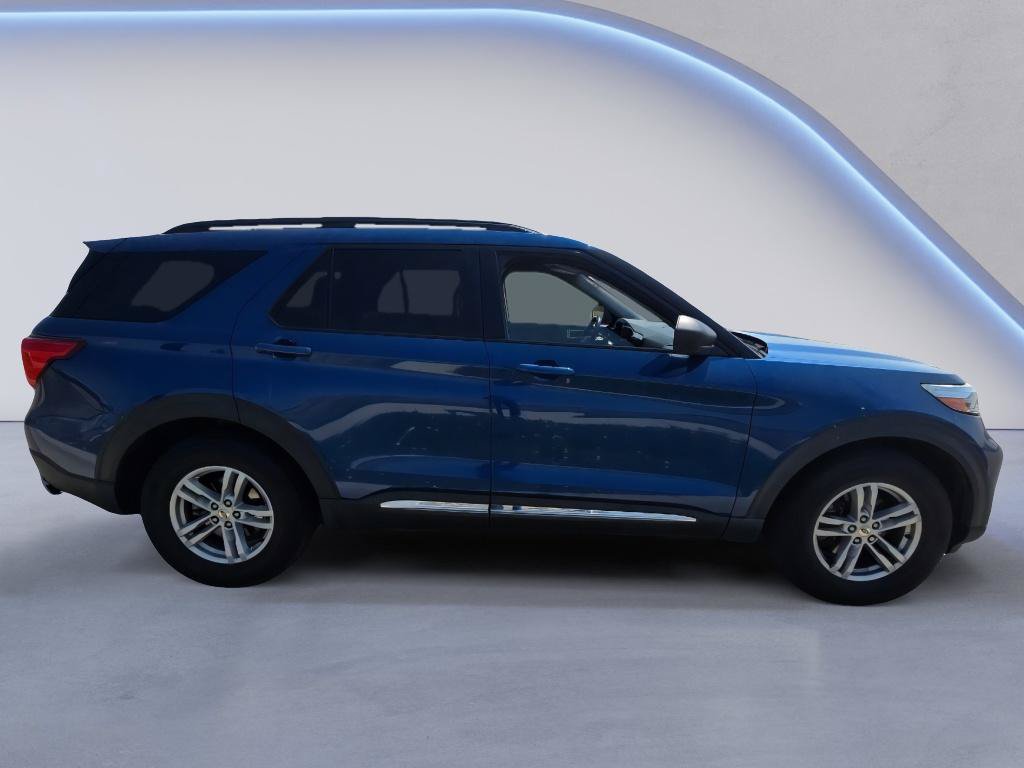 Used 2021 Ford Explorer XLT w/ Equipment Group 202A AWD/4WD image 7