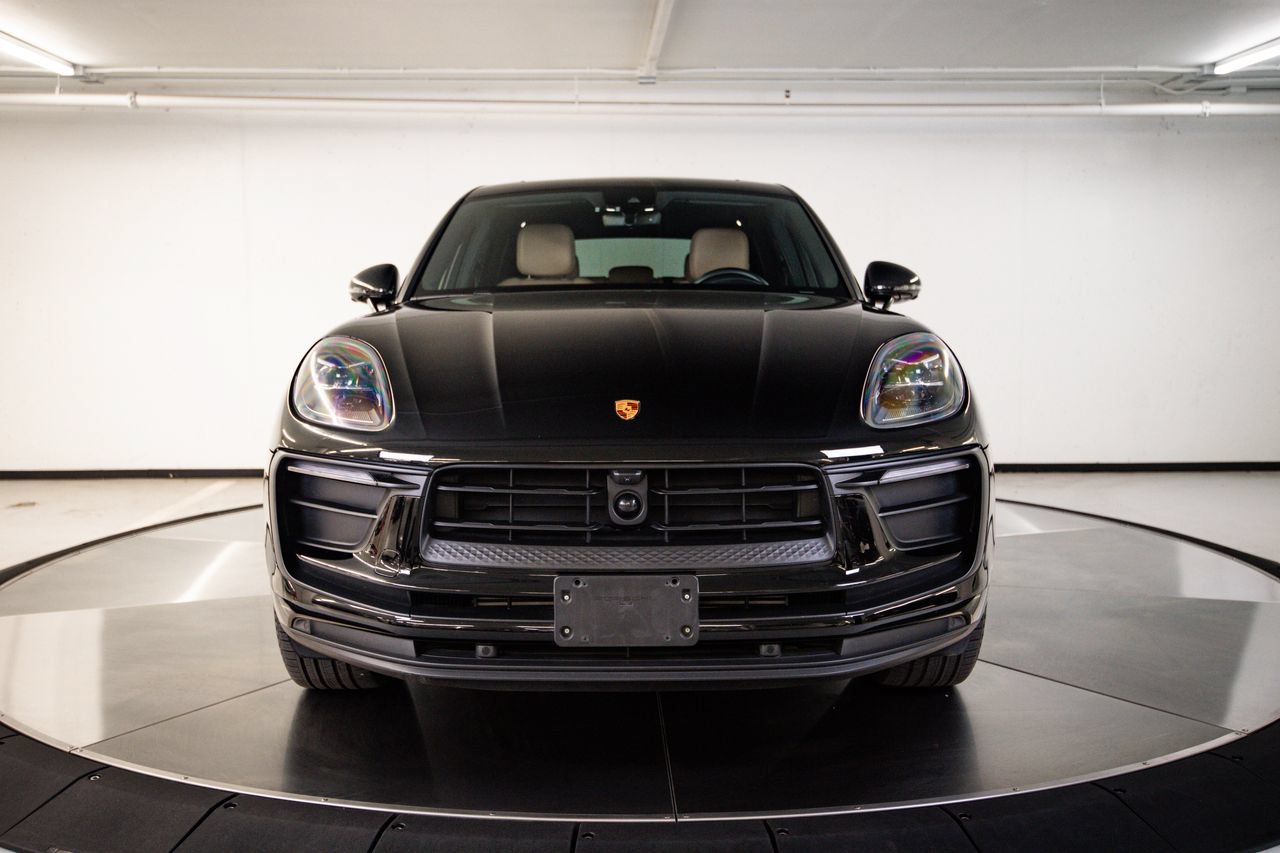 Certified 2023 Porsche Macan AWD/4WD image 10